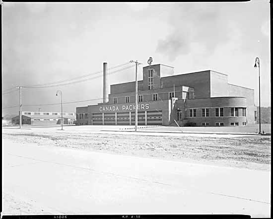 Canada Packers plant at 750 Terminal Avenue in 1938 - credit: "Leonard Frank, Vancouver Public Library 14732